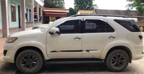 Toyota Fortuner 2015 - Cần bán gấp Toyota Fortuner đời 2015, màu trắng, nhập khẩu nguyên chiếc số tự động giá 695 triệu tại Thanh Hóa