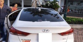 Hyundai Elantra 2018 - Bán ô tô Hyundai Elantra sản xuất năm 2018, màu trắng giá 620 triệu tại Hải Phòng