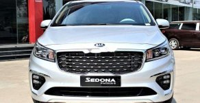 Kia Sedona 2019 - Cần bán xe Kia Sedona đời 2019, màu bạc giá 1 tỷ 59 tr tại Cần Thơ