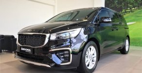 Kia Sedona  2.2DAT Deluxe 2020 - Mua xe ngay - Trao quà liền tay, Kia Sedona 2.2DAT Deluxe 2020, màu đen giá 1 tỷ 99 tr tại Tp.HCM