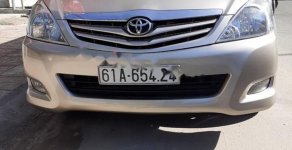 Toyota Innova G 2010 - Cần bán xe Toyota Innova G sản xuất 2010, màu vàng giá 378 triệu tại Bình Dương