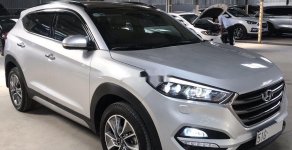 Hyundai Tucson   2.0AT   2017 - Cần bán lại xe Hyundai Tucson 2.0AT sản xuất năm 2017, màu bạc   giá 826 triệu tại Tp.HCM
