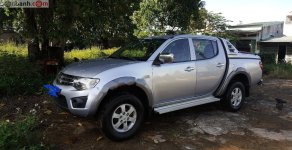 Mitsubishi Triton 2013 - Bán Mitsubishi Triton GLX 4x2 MT sản xuất 2013, màu bạc, xe nhập còn mới giá 325 triệu tại Gia Lai