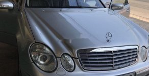 Mercedes-Benz E class 2004 - Cần bán xe Mercedes E class đời 2004, màu bạc số tự động giá 265 triệu tại Bình Dương