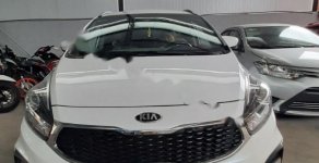 Kia Rondo 2017 - Cần bán lại xe Kia Rondo đời 2017, màu trắng, nhập khẩu nguyên chiếc số sàn giá 479 triệu tại Tp.HCM