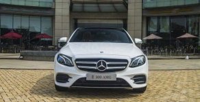 Mercedes-Benz E class E300 AMG 2019 - Bán xe khu vực TP. Hồ Chí Minh: Mercedes-Benz E300 AMG sản xuất năm 2019, màu trắng giá 2 tỷ 920 tr tại Tp.HCM