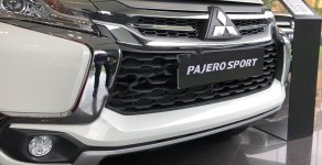 Mitsubishi Pajero Sport 3.0G 4x2 AT 2018 - Cần bán Mitsubishi Pajero Sport 3.0G 4x2 AT 2018, màu trắng, xe nhập, 920tr giá 920 triệu tại Nghệ An