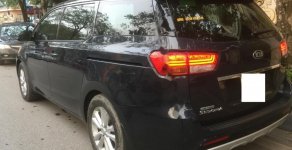 Kia Sedona 2017 - Cần bán xe Kia Sedona năm sản xuất 2017, màu đen xe gia đình giá 890 triệu tại Tp.HCM