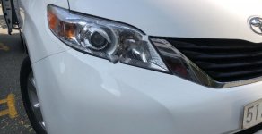 Toyota Sienna 2.7LE 2011 - Cần bán xe Toyota Sienna 2.7LE sản xuất 2011, màu trắng, xe nhập giá 1 tỷ 250 tr tại Tp.HCM