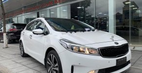 Kia Cerato 1.6AT 2018 - Cần bán lại xe Kia Cerato 1.6AT sản xuất 2018, màu trắng giá 580 triệu tại Quảng Ninh