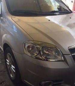 Chevrolet Aveo    MT 2010 - Chính chủ bán xe Chevrolet Aveo MT đời 2010, màu bạc, 285tr