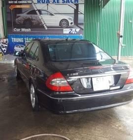 Mercedes-Benz E200 2009 - Cần bán lại xe Mercedes E200 đời 2009, màu đen, 590 triệu