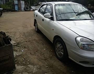 Daewoo Nubira    2001 - Bán Daewoo Nubira đời 2001, màu trắng như mới, giá 75tr