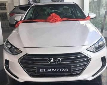 Hyundai Elantra   2.0 AT 2017 - Bán ô tô Hyundai Elantra 2.0 AT 2017, màu trắng