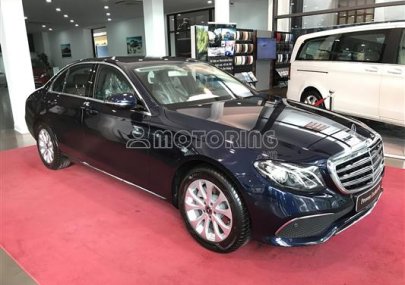 Mercedes-Benz E200 2017 - Bán ô tô Mercedes E200 đời 2017, màu đen