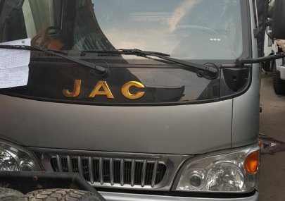 Xe tải 2500kg 2017 - Xe tải Jac 2t4 đời 2017, bán trả góp giá cực rẻ