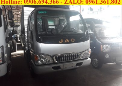 Xe tải 2500kg JAC 2018 - Bán xe tải JAC 2.45 tấn thùng bạt, hạ tải vào được thành phố ban ngày
