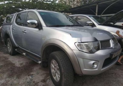 Mitsubishi Triton 2011 - Bán ô tô Mitsubishi Triton sản xuất 2011, màu bạc xe gia đình, 355tr