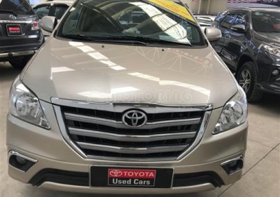 Toyota Innova V 2015 - Cần bán Toyota Innova V đời 2015, giá 705tr