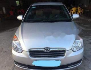 Hyundai Verna   1.4 MT   2009 - Bán xe Hyundai Verna 1.4 MT sản xuất 2009, màu bạc xe gia đình