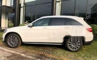 Mercedes-Benz GLC-Class  GLC 250 2017 - Bán ô tô Mercedes GLC 250 sản xuất năm 2017, màu trắng chính chủ