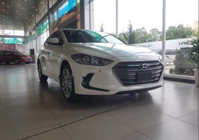 Hyundai Elantra   2019 - Cần bán xe Hyundai Elantra năm sản xuất 2019, màu trắng, 549tr