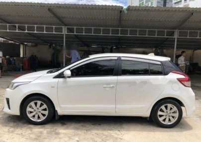 Toyota Yaris E 2014 - Cần bán xe Toyota Yaris E sản xuất 2014, màu trắng, nhập khẩu