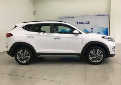 Hyundai Tucson     2.0 AT 2019 - Bán xe Hyundai Tucson sản xuất 2019, màu trắng, mới 100%