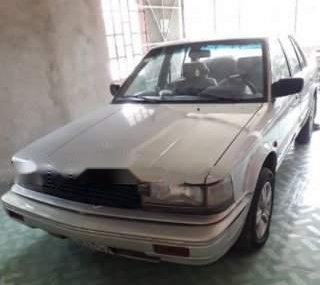 Nissan Bluebird 2.0 1988 - Bán xe Nissan Bluebird 2.0 năm sản xuất 1988, màu bạc