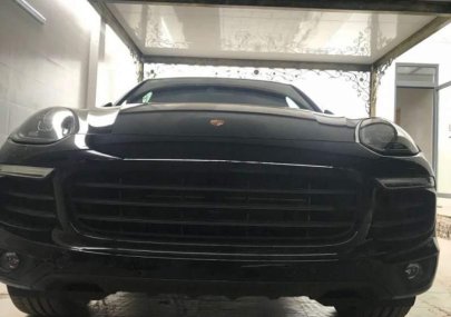 Porsche Cayenne   2017 - Cần bán lại xe Porsche Cayenne năm sản xuất 2017, nhập khẩu, xe ít đi, nội thất da màu đỏ