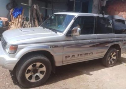 Mitsubishi Pajero   1995 - Cần bán Mitsubishi Pajero năm 1995, màu bạc giá cạnh tranh