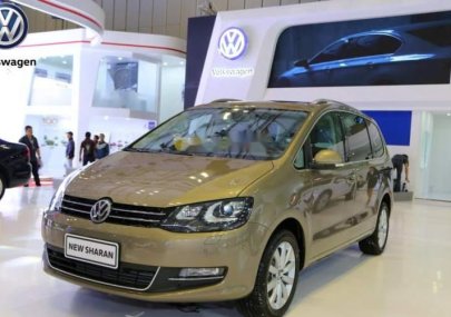 Volkswagen Sharan   2017 - Bán Volkswagen Sharan đời 2017, màu vàng, nhập khẩu 