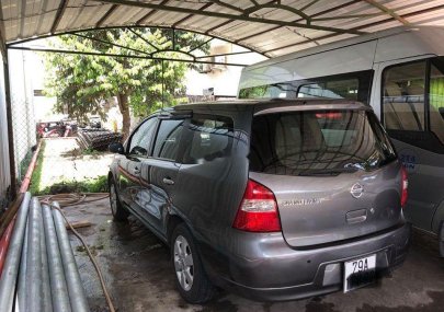 Nissan Grand livina 2010 - Bán xe Nissan Grand livina năm sản xuất 2010, màu xám  