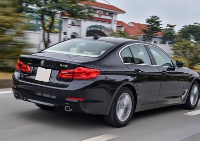 BMW 5 Series 520i 2018 - Giảm giá tiền mặt cực lớn - Khi mua BMW 5 Series 520i sản xuất năm 2018, màu đen, nhập khẩu nguyên chiếc