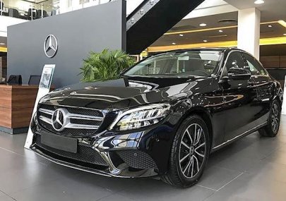 Mercedes-Benz C class C200 2019 - Ưu đãi cực sốc cuối năm chiếc xe Mercedes-Benz C class C200, sản xuất 2019, màu đen - Sẵn xe - Giao nhanh