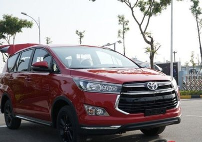 Toyota Innova 2.0E 2019 - Giao xe toàn khu vực TP. Hồ Chí Minh - Khi mua Toyota Innova 2.0E năm sản xuất 2019, màu đỏ