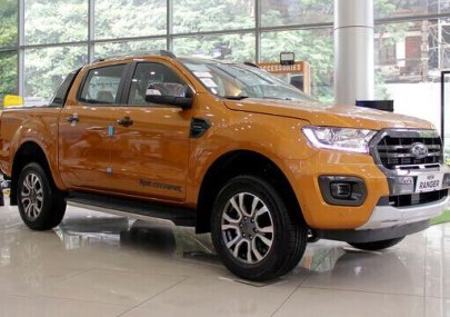 Ford Ranger XLS AT 2019 - Giao xe toàn miền Bắc - Khi mua Ford Ranger XLS AT đời 2020, màu cam cá tính