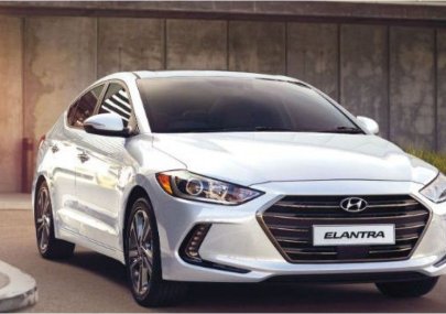 Hyundai Elantra 2020 - Giảm giá siêu khủng - Giao nhanh tận nhà với chiếc Hyundai Elantra 2.0 AT, sản xuất 2020