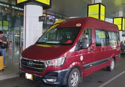 Hyundai Solati 2019 - Chính chủ bán xe HUYNDAI-solati 16 chỗ sx 2019 Đăng ký lăn bánh lần đầu 2021 .