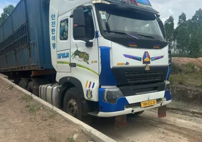 Howo HW 2014 - BÁN ĐẦU KÉO 375 CẦU BÌA – GIÁ CHỈ 275 TRIỆU 